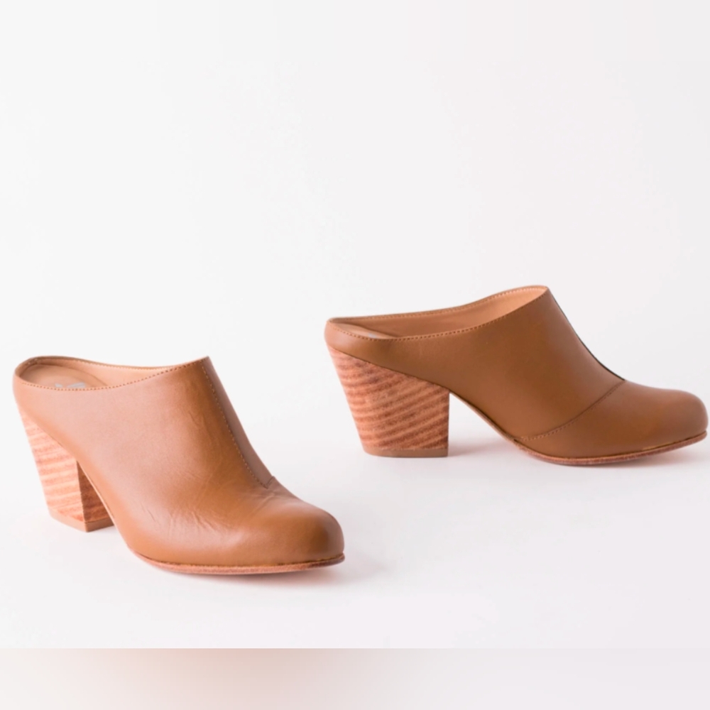 Fortress Of Inca Abby Mule in Walnut